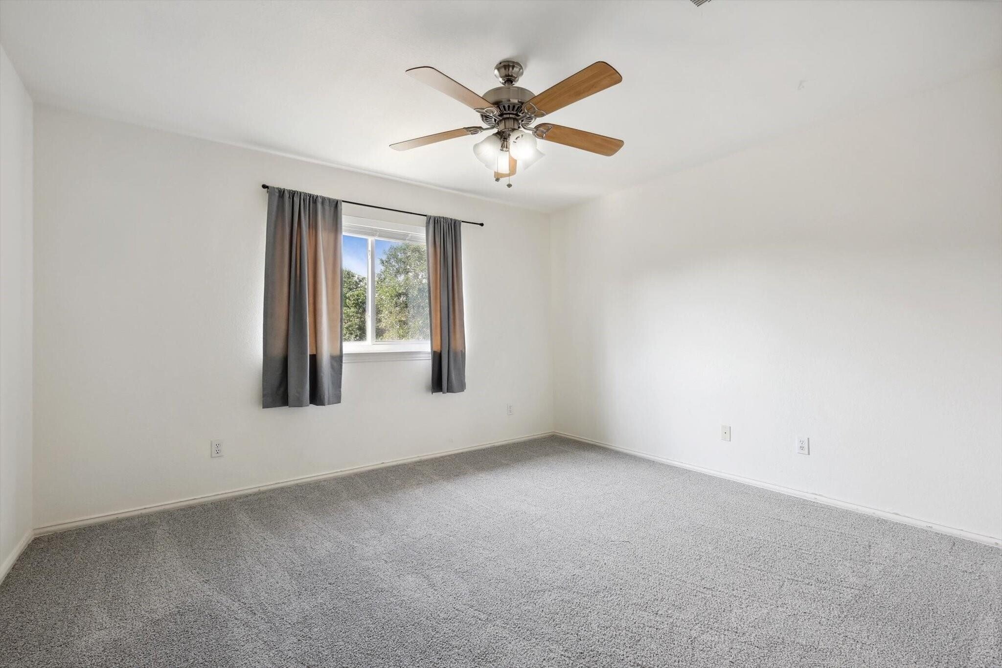 Building Photo - 6043 Fieldstone Dr