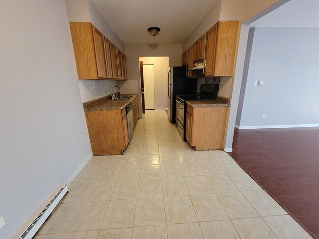 Building Photo - 850 E Old Willow Rd