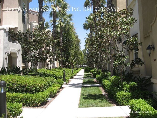 Building Photo - 2728 Farragut Rd