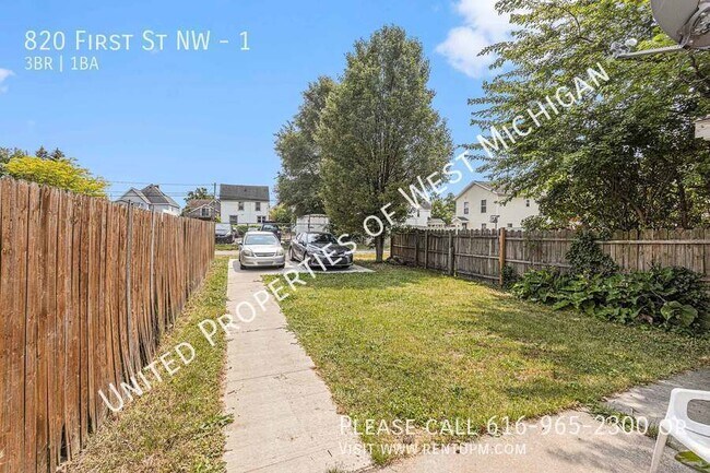 Building Photo - 820 First St NW-1