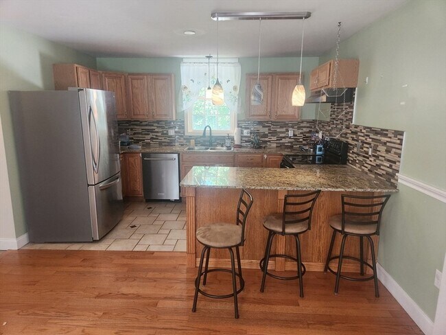 Building Photo - 105 Sanborn St