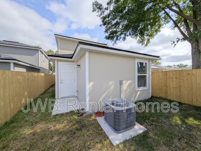 Building Photo - 7630 Cocoa Ave