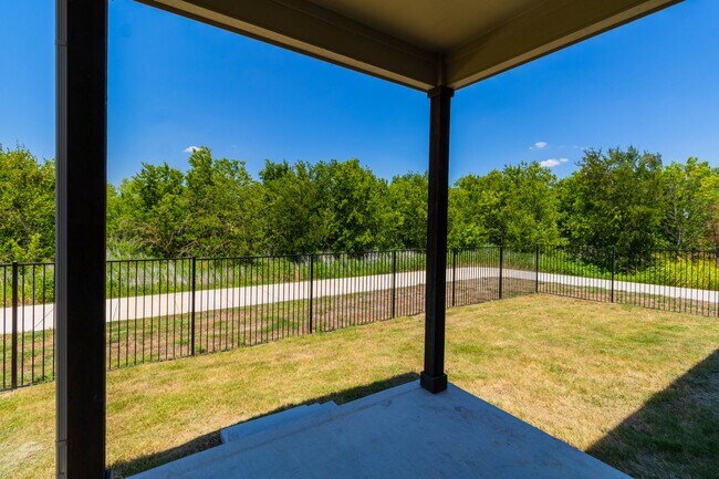Building Photo - Stunning two story 4 bedroom with den and media/ game area in Pflugerville!