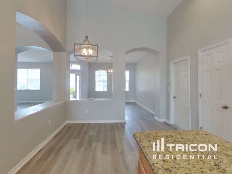Building Photo - 3445 Fiddlers Green Loop