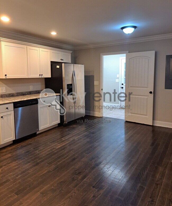 Building Photo - 3583 Crompton St