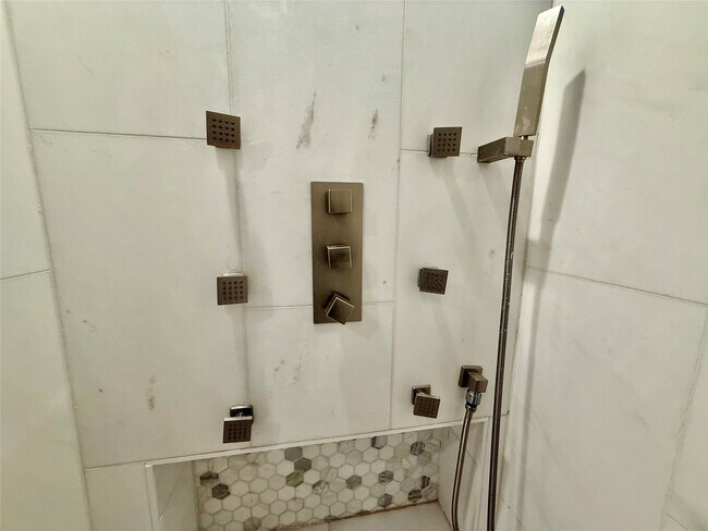 Building Photo - 3834 Linklea Dr