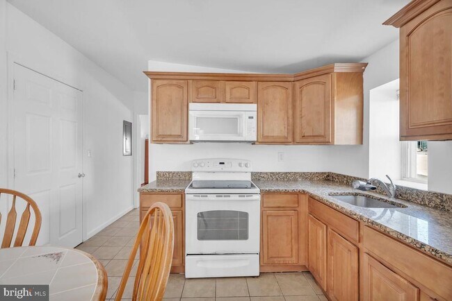 Building Photo - 3151 Richmond St