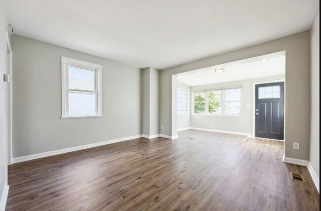 Building Photo - Fully Renovated Two-Bedroom Townhome In Du...