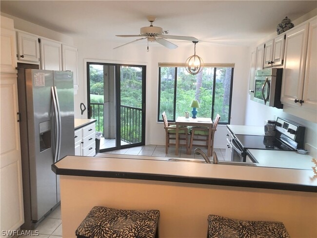 Building Photo - 27121 Oakwood Lake Dr