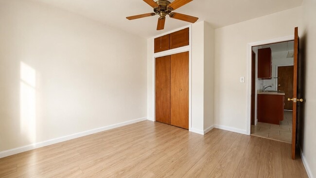 Building Photo - 291 Linden Ave