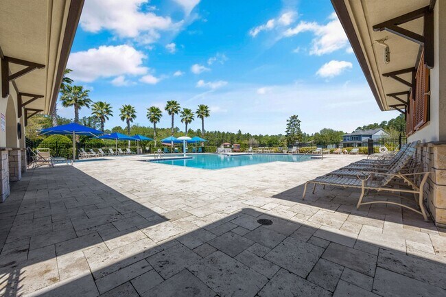 Building Photo - Beautifully Maintained home in Pool Community!
