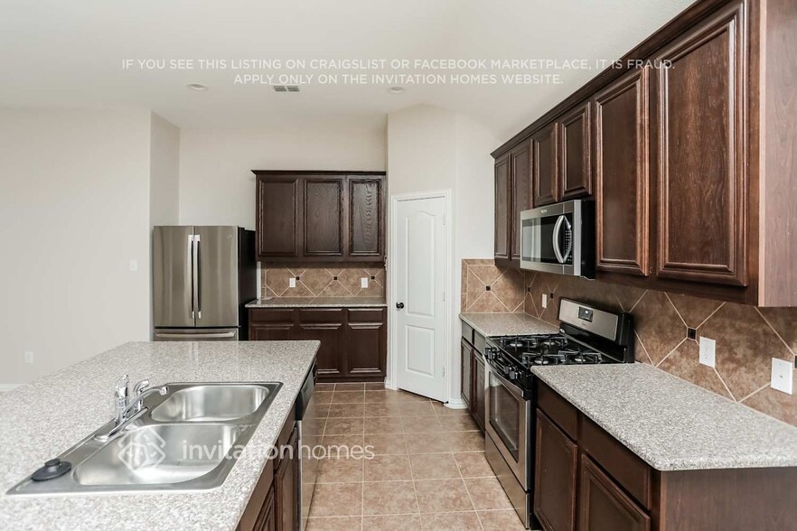 Building Photo - 2512 Flowing Springs Dr