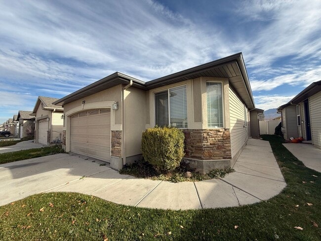 Building Photo - Updated 3-Bedroom Home in Woods Cross!