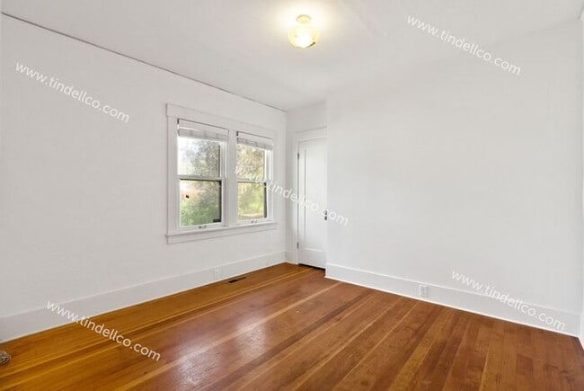 Building Photo - 4 Bedroom Bungalow Inner Northeast Portlan...
