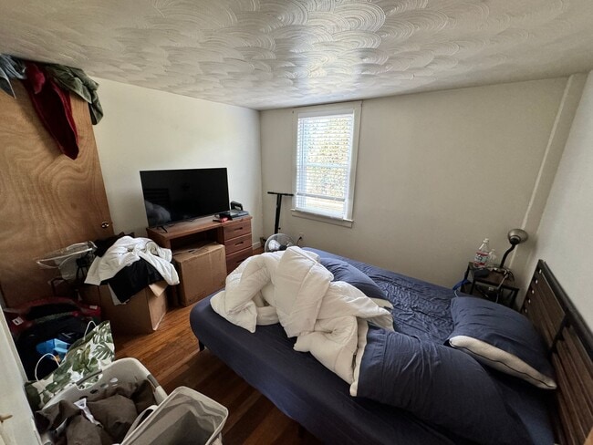 Building Photo - 310 Belchertown Rd