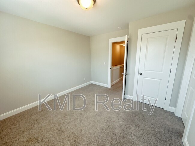 Building Photo - 807 McArthur Ave