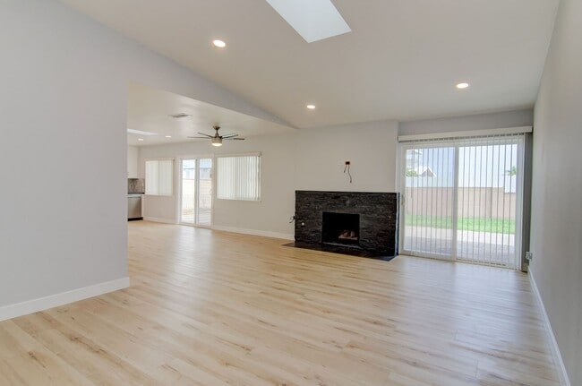Building Photo - Turnkey Huntington Beach Home with Modern ...
