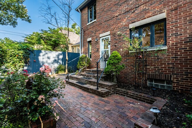 Building Photo - 5758 Wildwood Ave