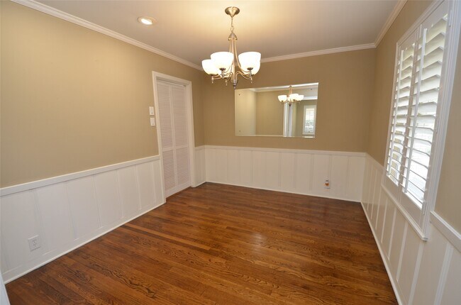 Building Photo - 4009 Nenana Dr