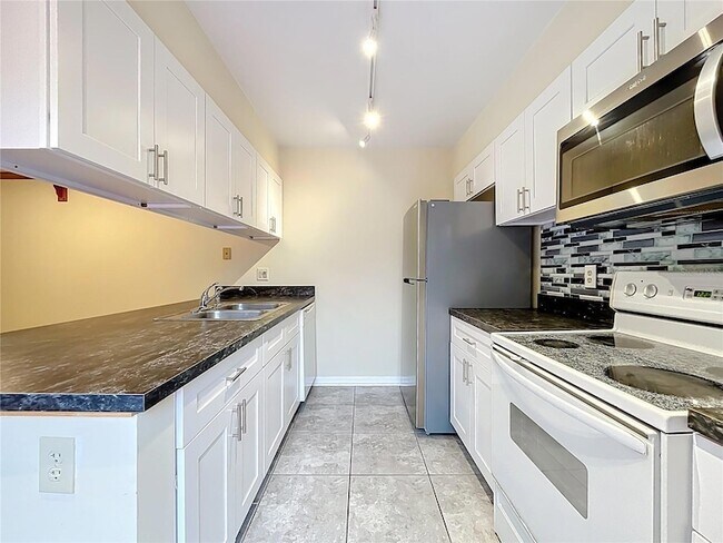 Building Photo - 5271 Coral Ct