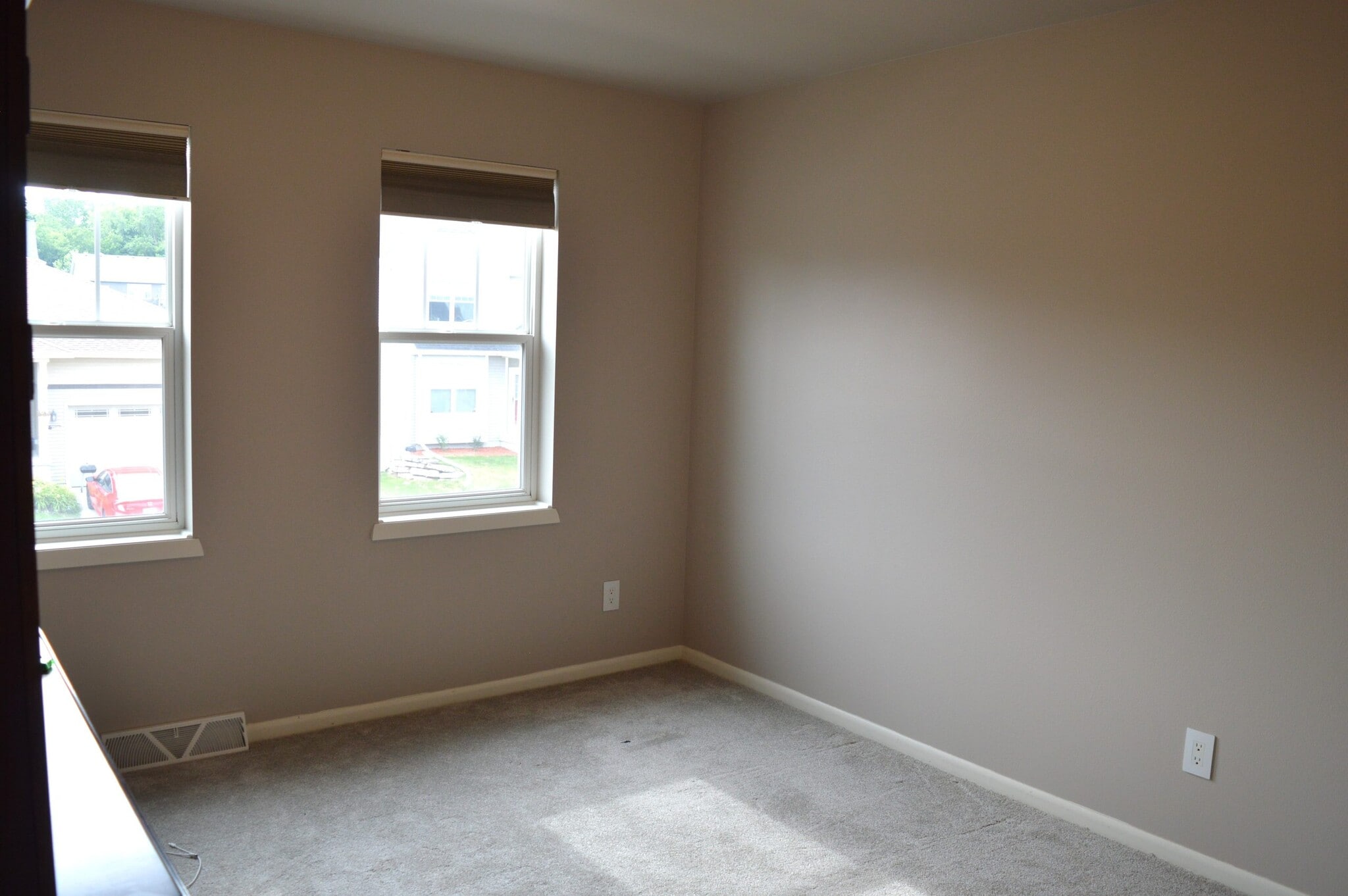 Building Photo - 321 Alton Dr
