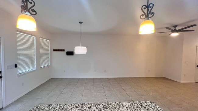 Building Photo - Beautiful Upgraded 3 Bedroom and 2 1/2 Bat...