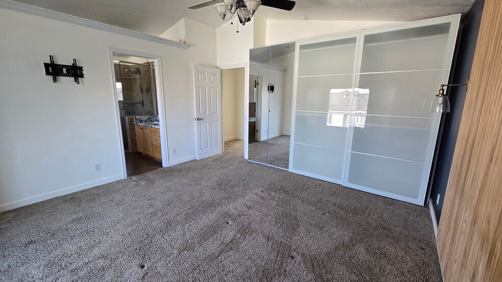 Building Photo - 2504 W Pine Needle Pl