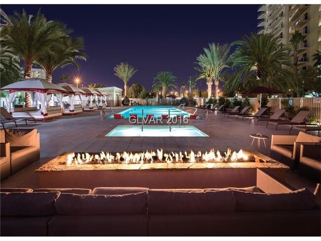 Building Photo - TWO WEEKS FREE RENT*** Gorgeous One Las Ve...