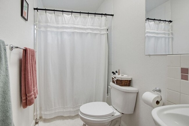 Building Photo - Spacious 5BR Home Near SDSU – Ideal for Students or Families