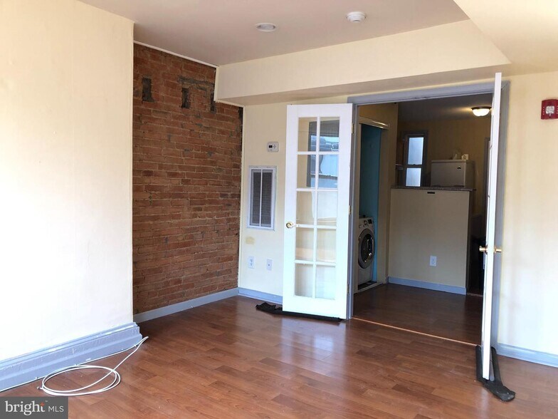 Primary Photo - 406 S 20th St