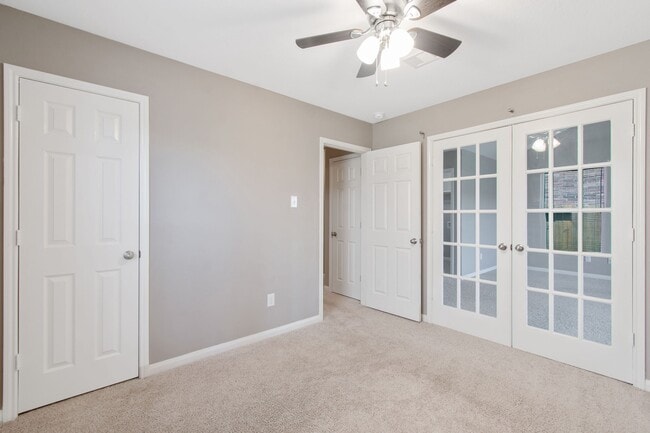 Building Photo - 31007 E Lost Creek Blvd