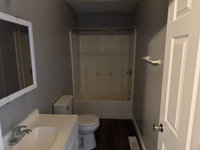 Building Photo - 511 Grant Ave