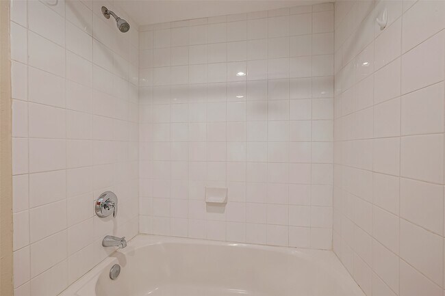 Building Photo - 8415 Hearth Dr