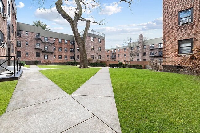 Building Photo - 18-15 21st Avenue