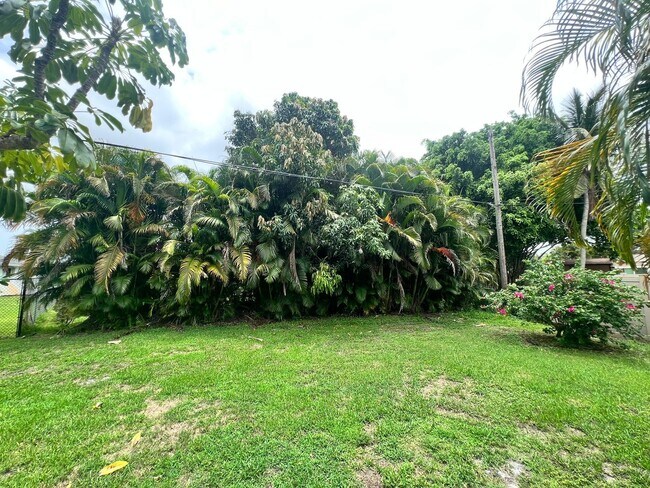 Building Photo - BEAUTIFUL 3 BEDROOM POOL HOME IN SANDPIPER...