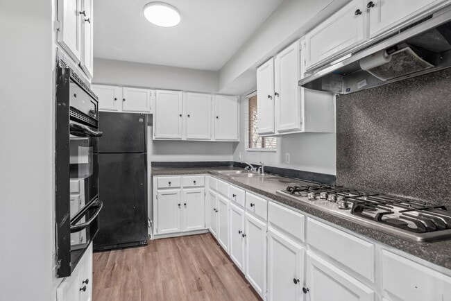 Building Photo - 2821 General Doolittle Ave