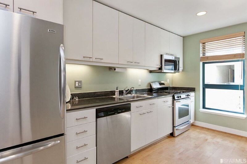 Building Photo - 161 Gilbert St