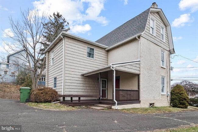 Building Photo - 1651 Limekiln Pike