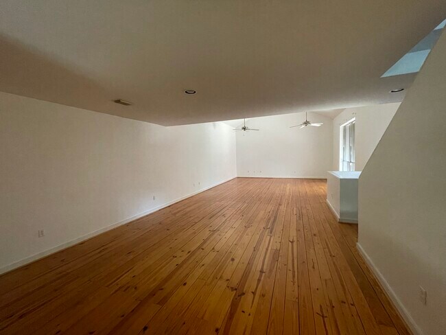 Dining area looking on living area - 2715 Chenevert St