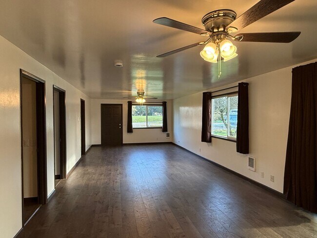 Building Photo - 2 Bed, 1 Bath + Bonus Room & Carport - peaceful country living just minutes from town!