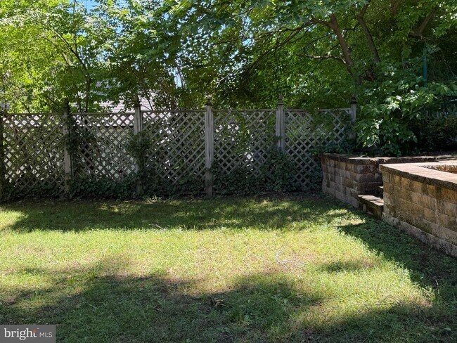 Building Photo - 7301 Pinehurst Pkwy