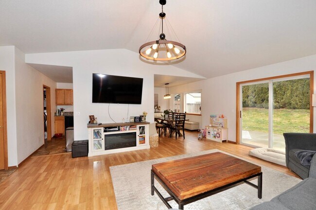 Building Photo - Hayden Rancher with RV parking