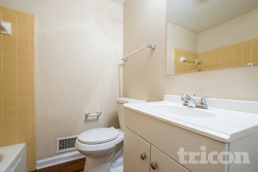 Building Photo - 6360 Pine Frost Dr