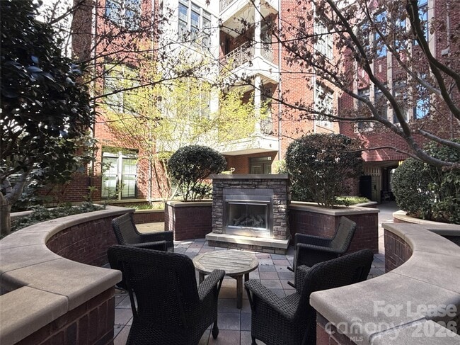 Building Photo - 2810 Selwyn Ave