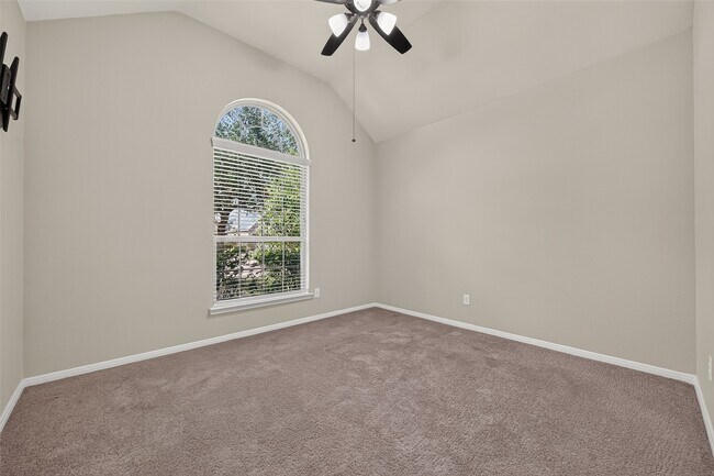 Building Photo - 24311 Piazza Dr