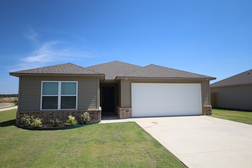 Building Photo - 5400 Orchard Pass