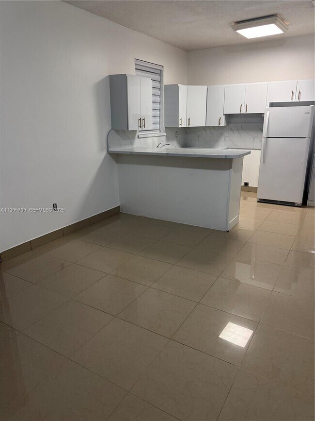 Building Photo - 16200 SW 97th Ave