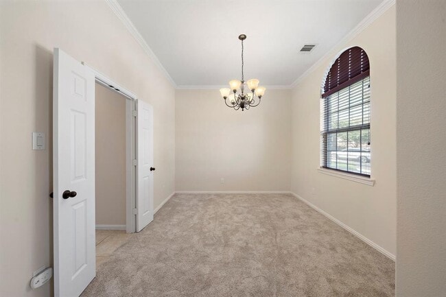Building Photo - 614 Dunlavy Ln