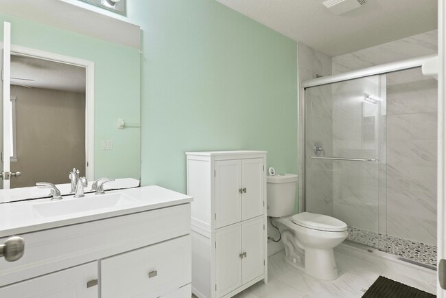 Building Photo - 2205 Marshfield Ct