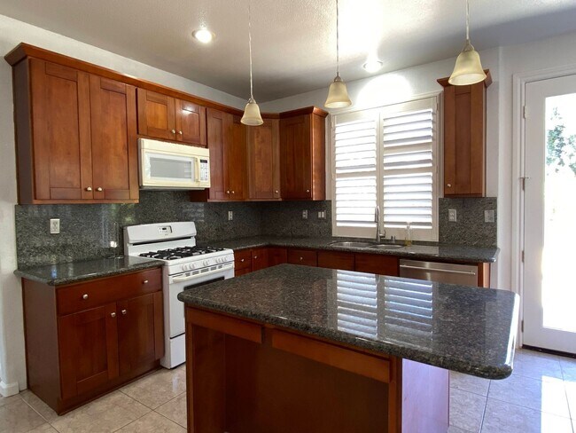 Building Photo - Two Story, Three Bedrooms, Two And A Half Bathrooms In Brookside